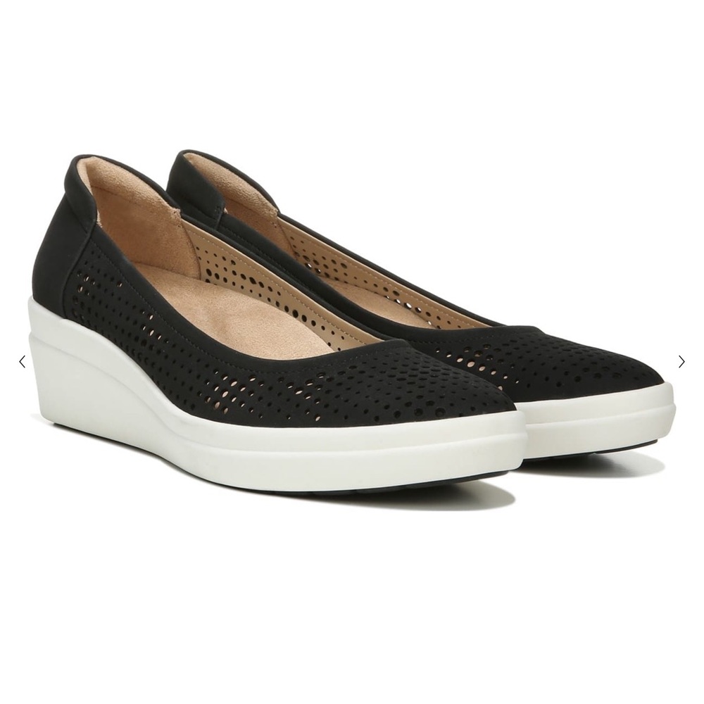 Naturalizer Sam Black Slip-on Wedge size 9.5